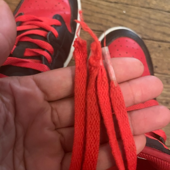 Nike Air Jordan 1 Mid Athletic Shoe Youth Size 6Y DQ8423-060 Black Red White - Picture 6 of 6